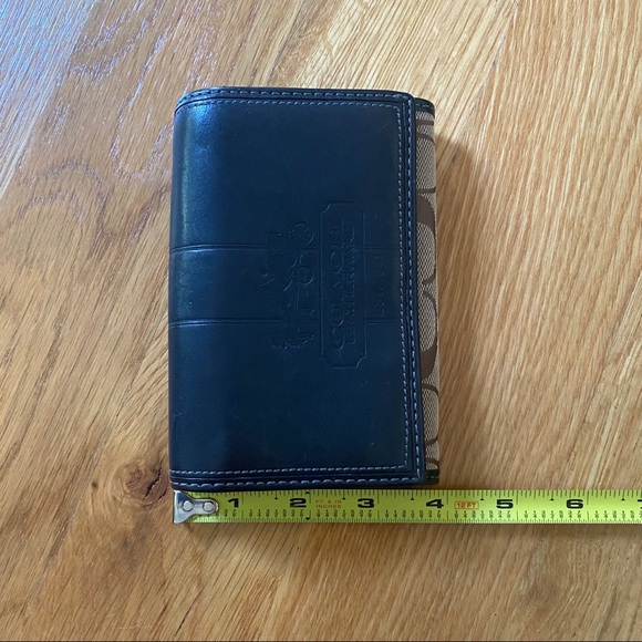 Coach Wallet - Picture 9 of 9
